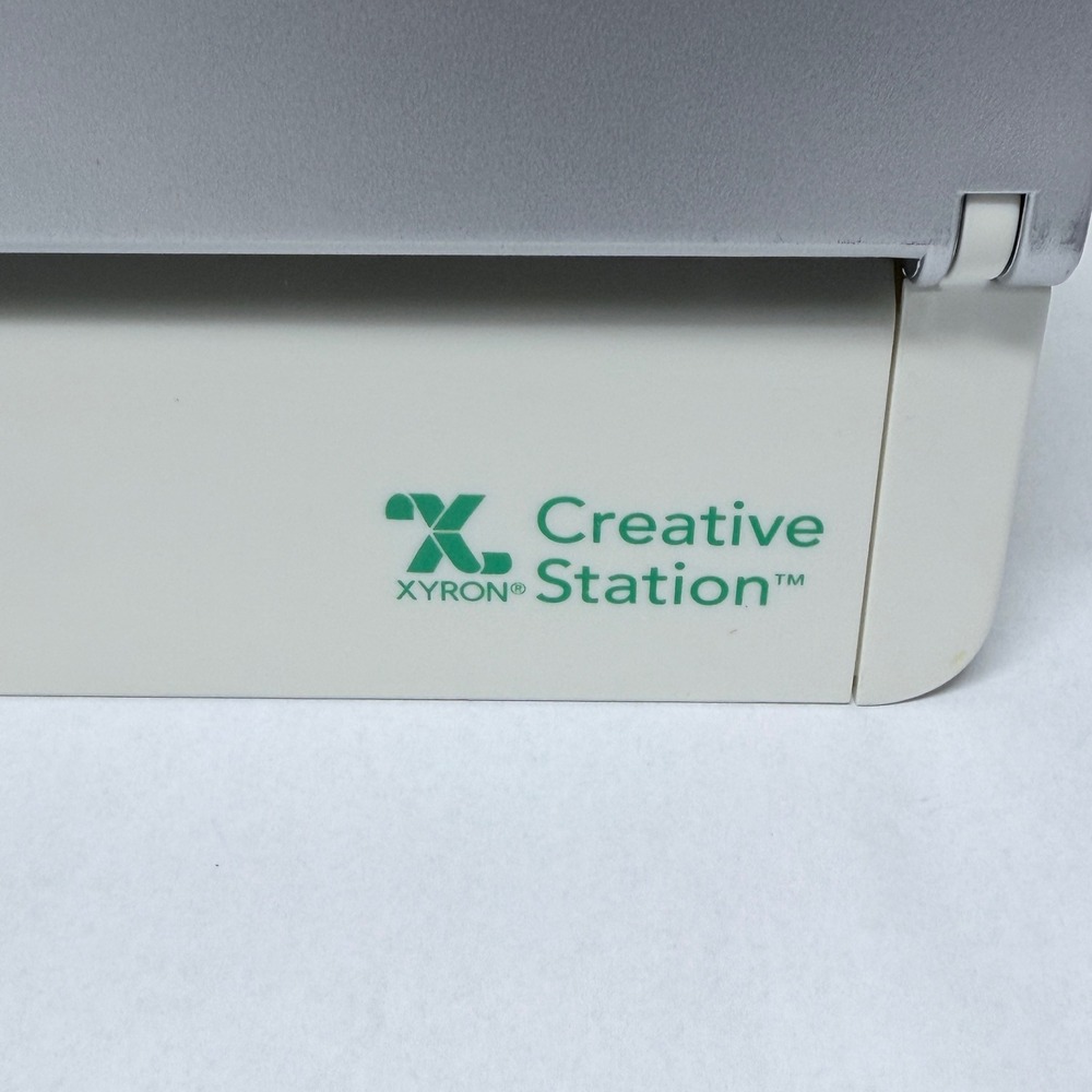 Xyron Creative Station 9" 5" Manual Sticker Maker Laminator Magnet Machine - Picture 4 of 16